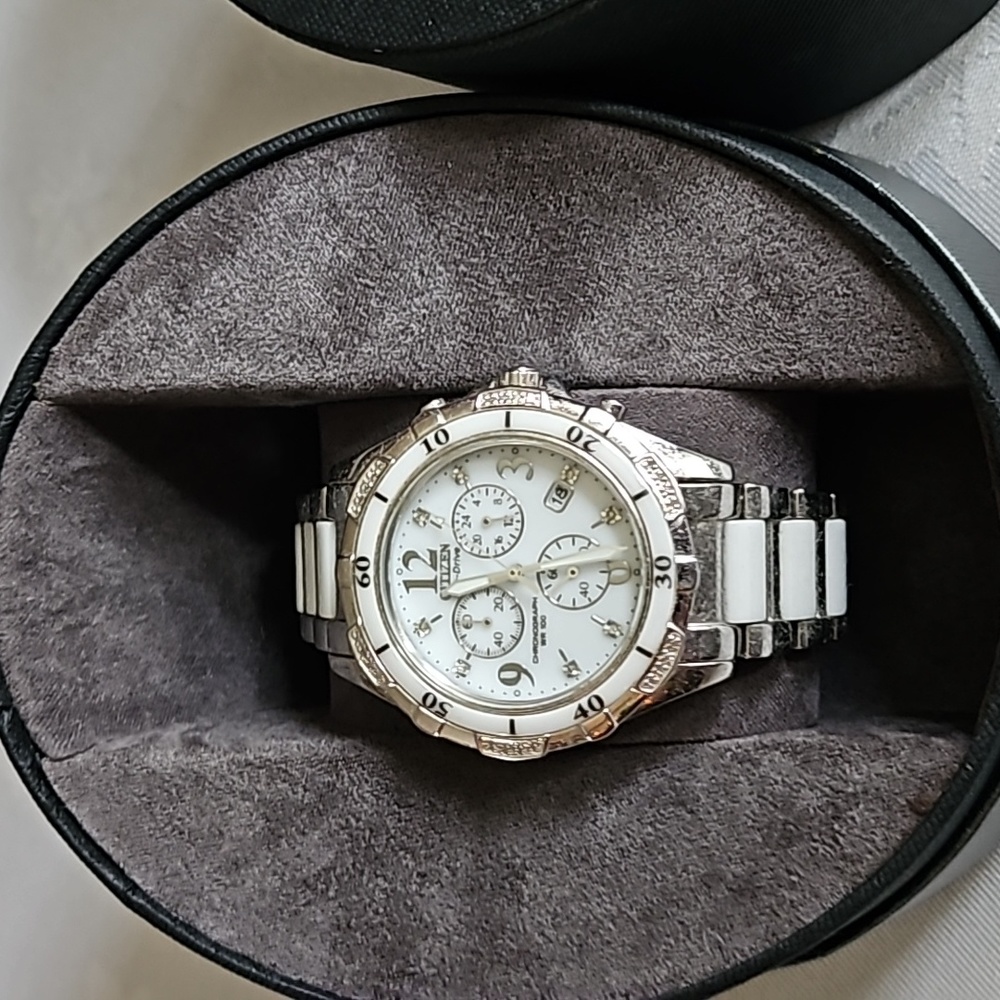 Citizen Eco Drive Ladies Divers Watch in white Ceramic . Diamond dial fits 8 1/2
